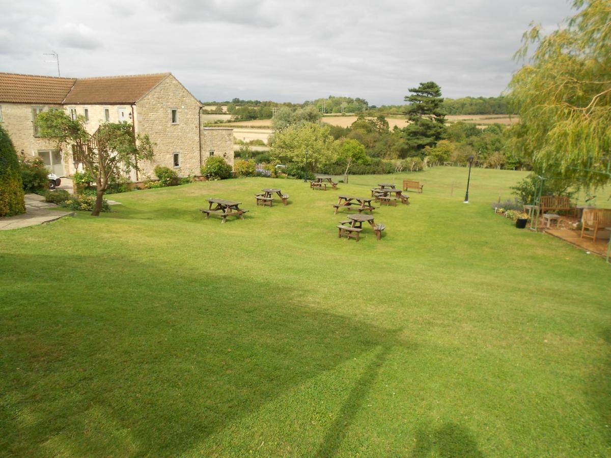 Willoughby Arms Hotell Little Bytham Eksteriør bilde